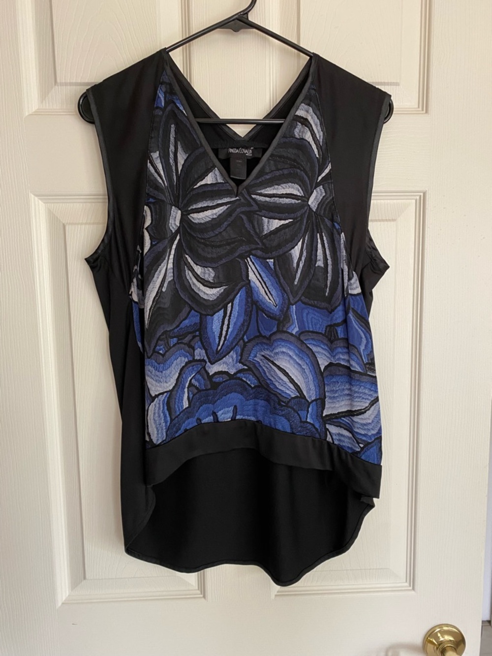 Pineda Covalin Black and Blue Floral V-Neck Mixed-Media Top